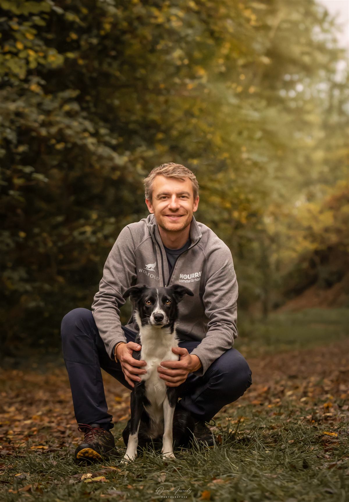Mickaël Charbonnier avec l'un de ses border collies